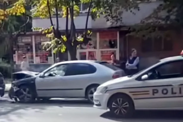 Carambol în zona Bisericii Sfântul Gheorghe din Bacău. Sunt persoane rănite