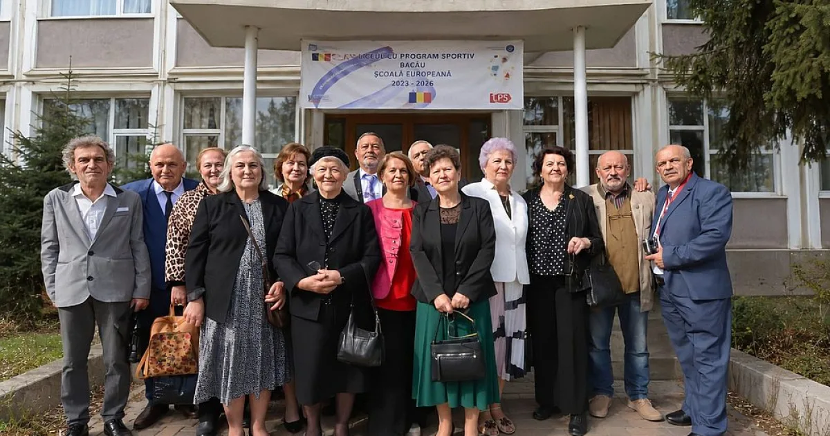 Revedere după 50 de ani: colegi de liceu și muzica anilor ’70-’80, la Bacău