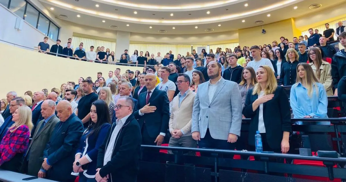 Universitatea George Bacovia începe anul universitar